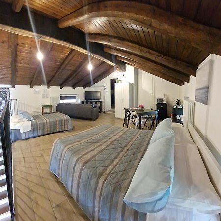 Moncrivello La Tana Dei Corgi B&B 외부 사진